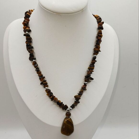 Tiger Eye Jewelry - Natural Tiger Eye Stone Necklace Pendant Beaded 16 in Silver Tone Screw Clasp